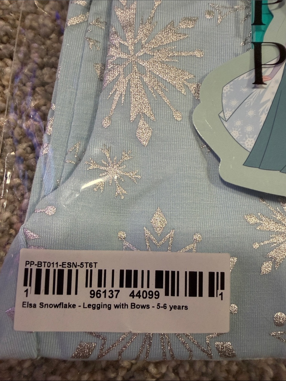 Posh Peanut x Disney Frozen Elsa Snowflake - Picture 3 of 3